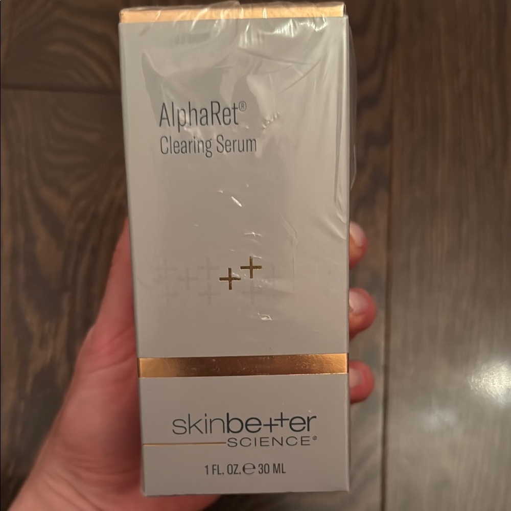 AlphaRet Clearing Serum - Gold and Gray